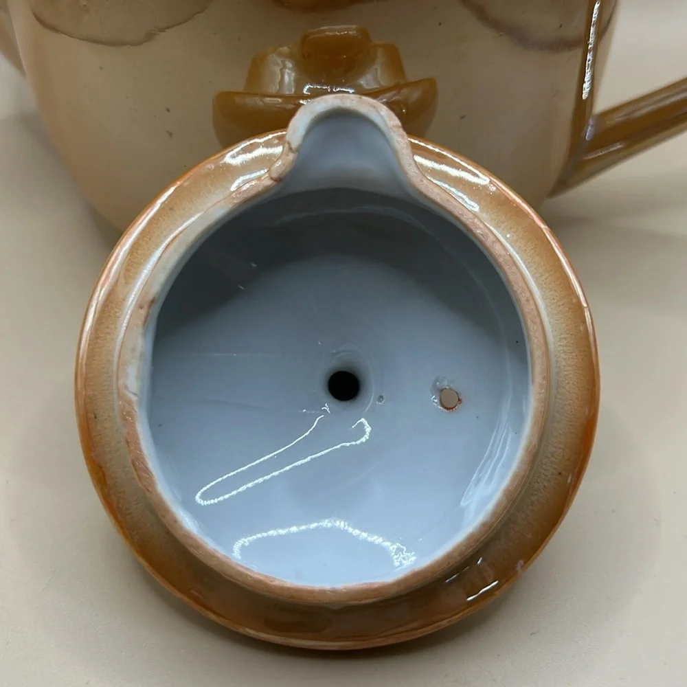 Vintage Peach Lusterware Tea Pot and Sugar Bowl Made in‎ Japan